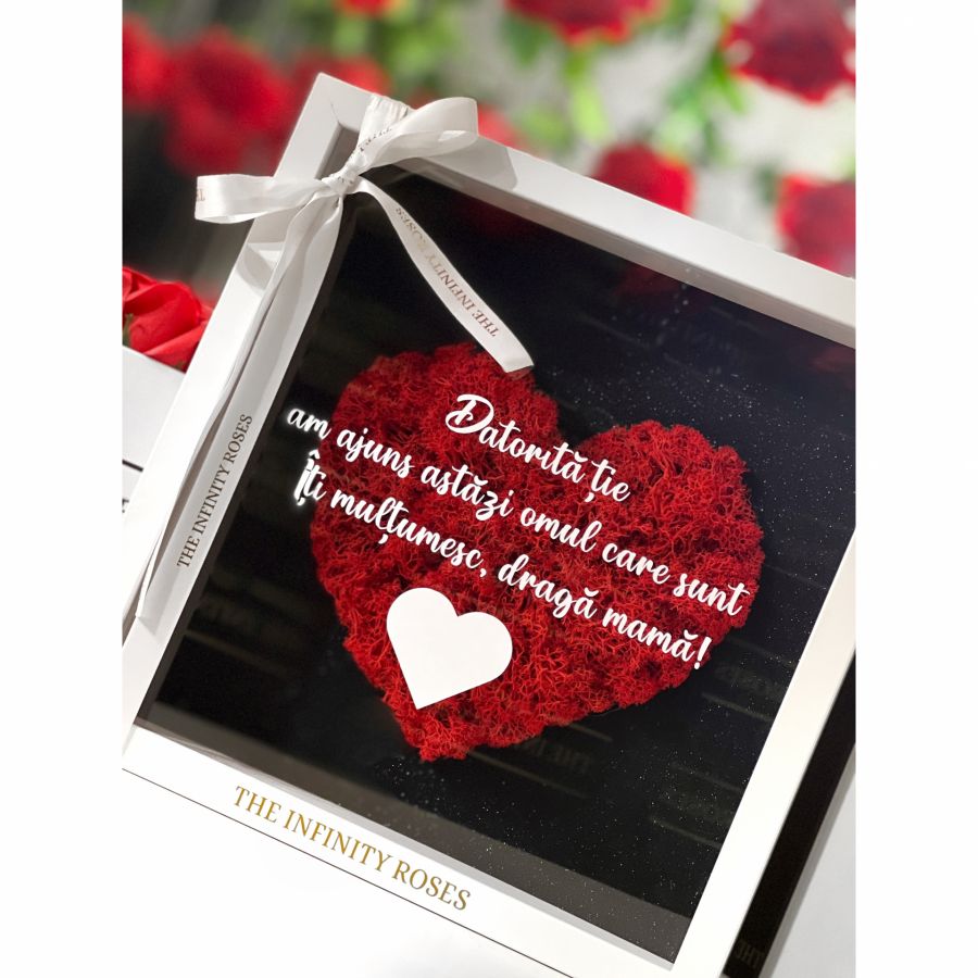 Buchet cu 21 de trandafiri criogenati Rama foto cu inimioara din licheni rosii cu mesaj personalizat pentru mama