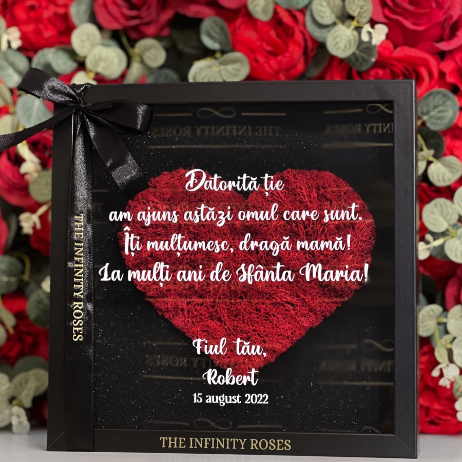 Martisor cu brosa trifoi cu patru foi in suport 3D Tablou cu inimioara din licheni rosii cu mesaj personalizat pentru mama de Sfanta Maria