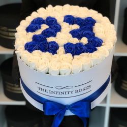 Cutie personalizata cu 75 trandafiri si cifre