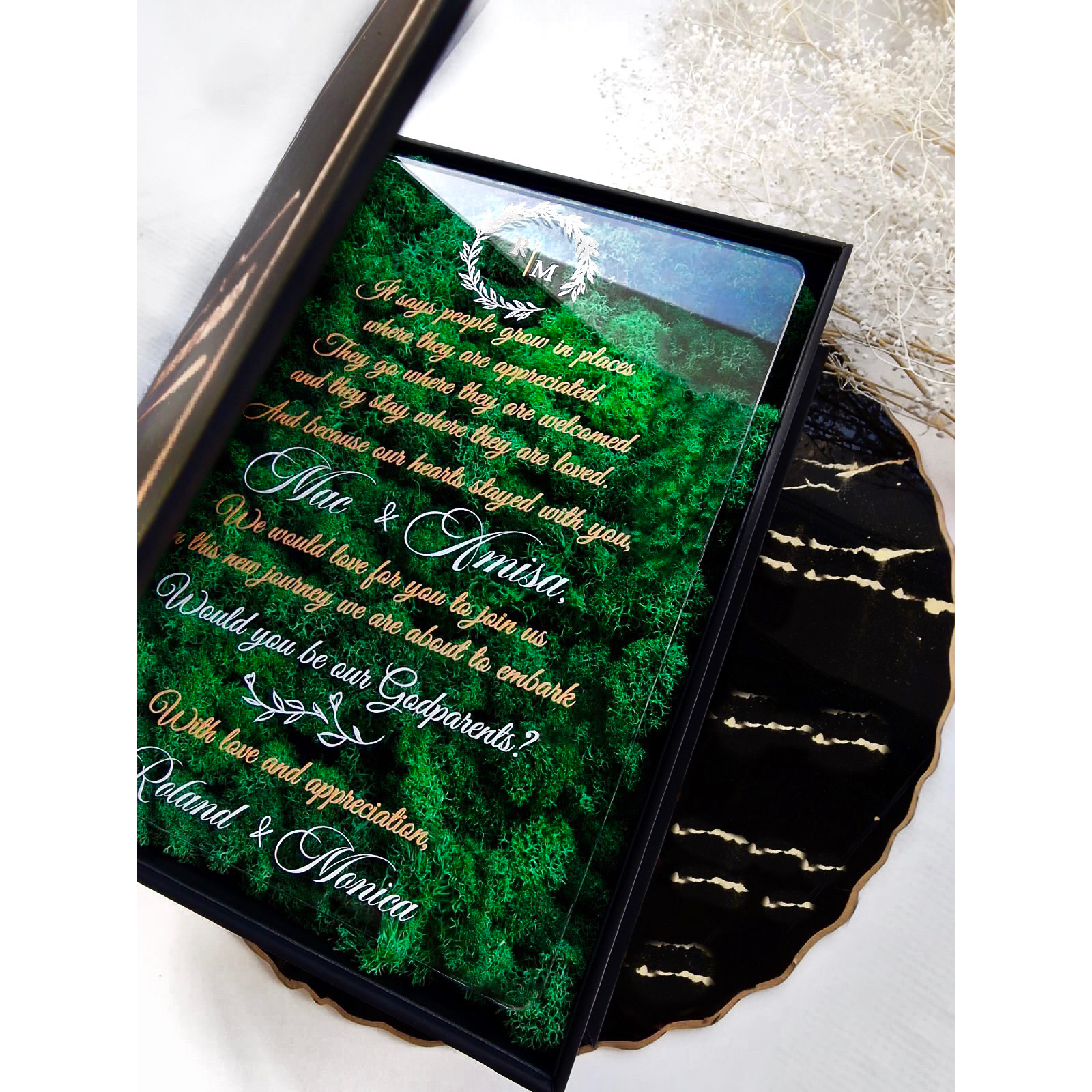 Cutie cadou pentru nasi tip carte cu mesaj in engleza ” Would you be our godparents?“