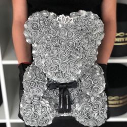Urs argintiu din trandafiri cu coronita , 40 cm