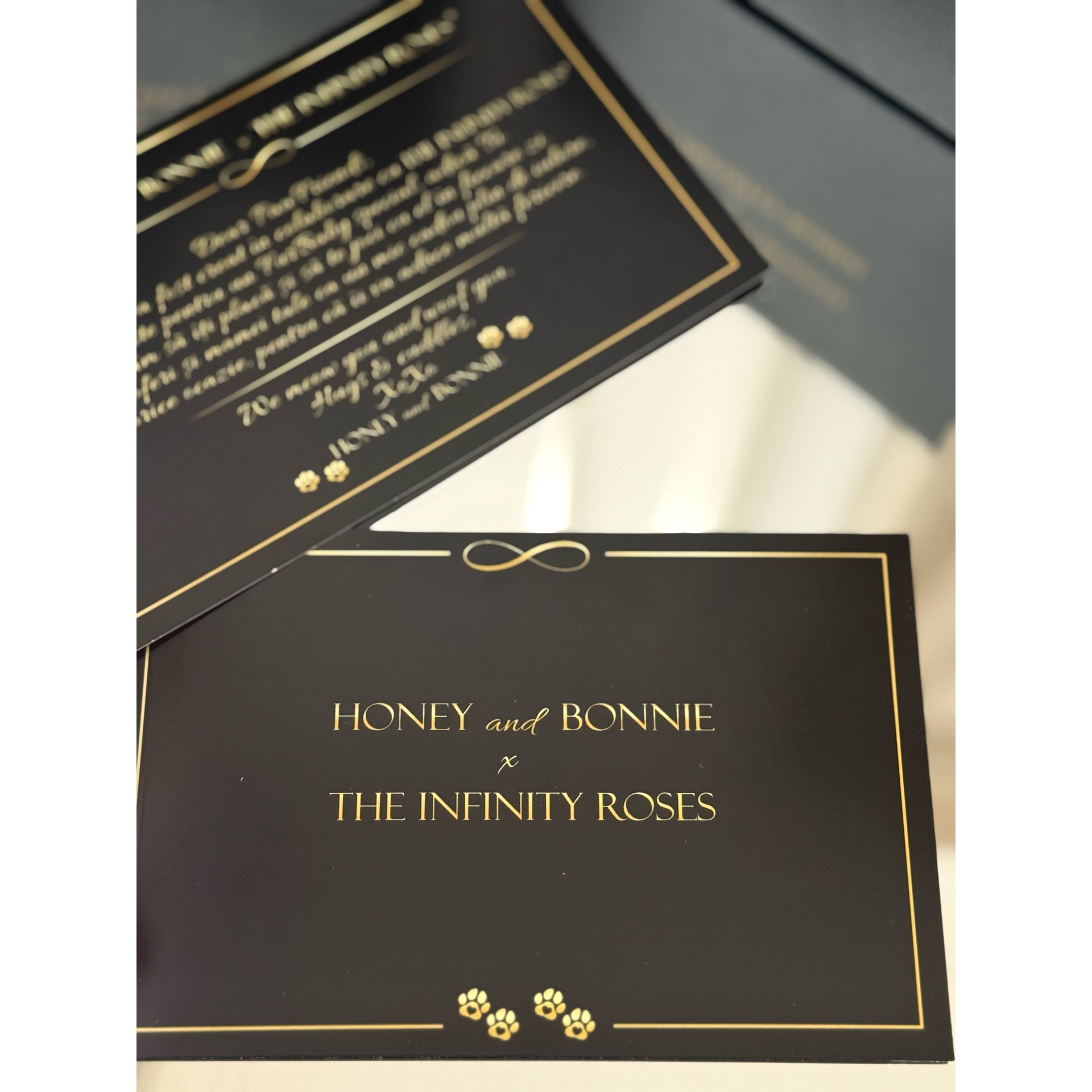 Jucarie interactiva trandafir cu recompense si catnip pentru catei si pisici