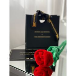 Jucarie interactiva trandafir cu recompense si catnip pentru catei si pisici