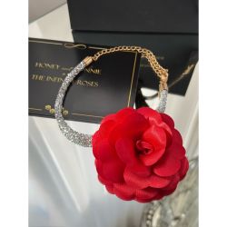Colier din cristale reglabil cu trandafir rosu 10cm pentru catei si pisici