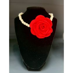 Colier cu perle si trandafir rosu textil statement pentru femei 