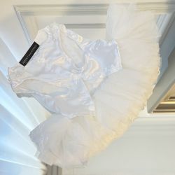 Rochie de Mireasa Alba pentru Caini si Pisici, cu Dantela, Perle si Funda, Tinuta Eleganta pentru Nunta S-M