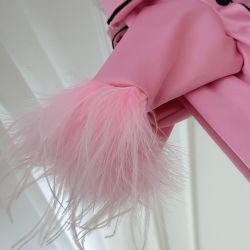 Pijama roz Barbie din satin pentru caini si pisici, cu pene