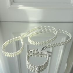 Set lesă cu zgardă elegantă cu perle pentru catei si pisici 