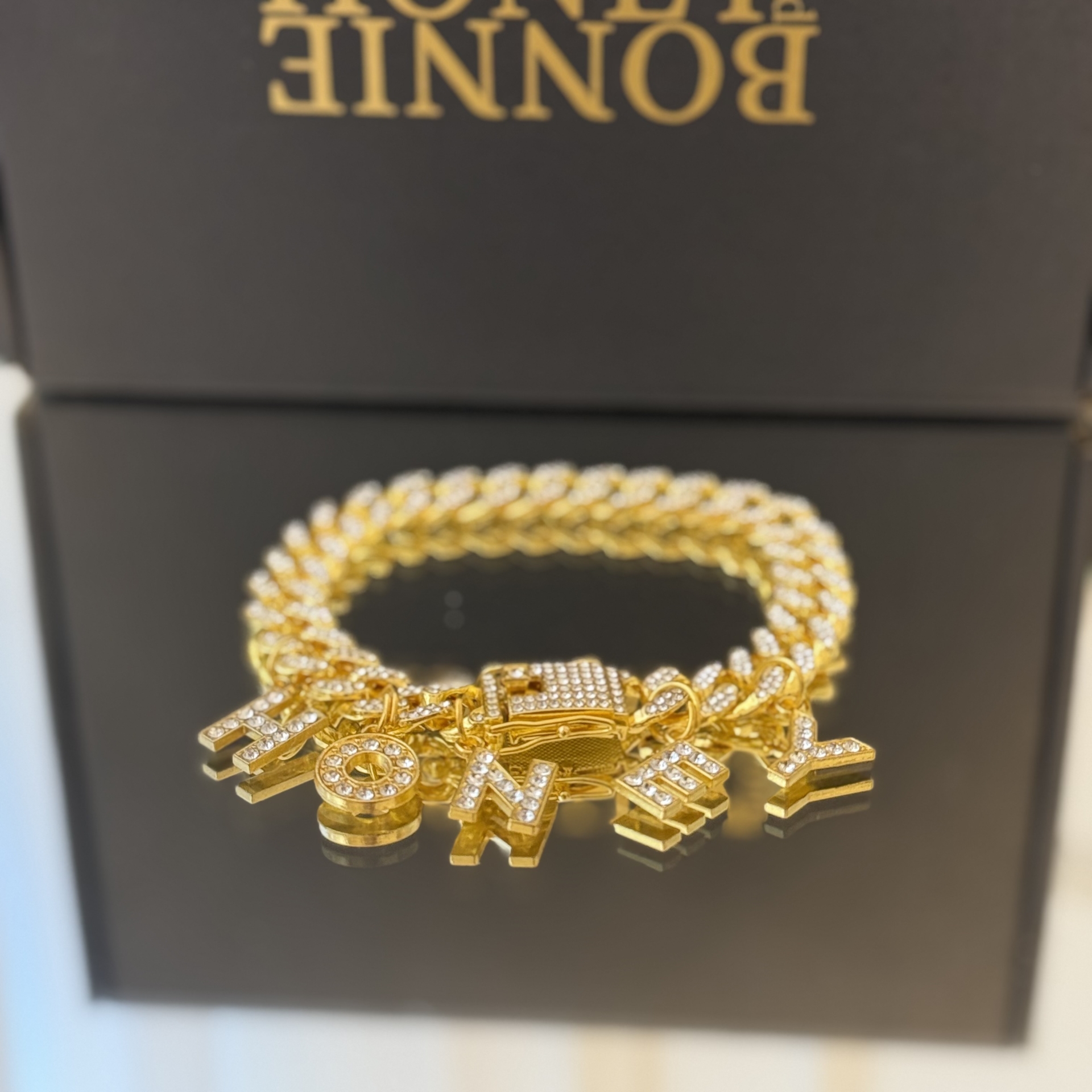 Colier Cuban personalizat cu numele animalutului, auriu cu cristale, pentru caini si pisici