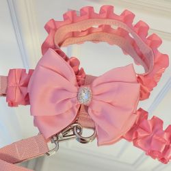 Set ham cu lesa pentru caini si pisici, roz cu volane, funda si cristal