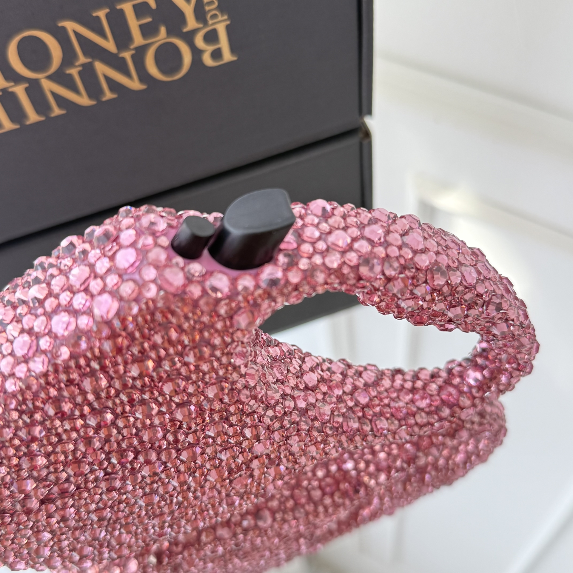 Lesa retractabila Luxury cu cristale Swarovski roz, 5 m, pentru caini de talie mica si medie