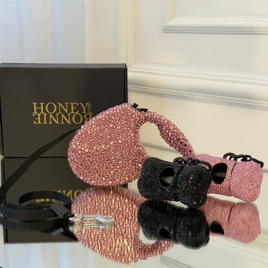 Lesa retractabila Luxury cu cristale Swarovski roz, 5 m, pentru caini de talie mica si medie