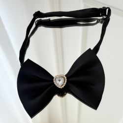 Papion universal elegant negru cu inima si cristale, pentru caini, pisici, copii si adulti