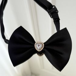 Papion universal elegant negru cu inima si cristale, pentru caini, pisici, copii si adulti