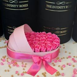 Landou roz pentru fetita cu 41 de trandafiri ciclam
