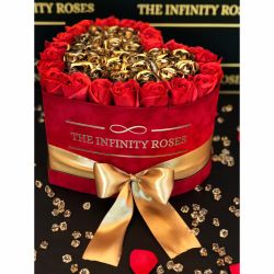 Cutie de catifea rosie inima cu 47-49 de trandafiri