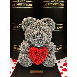 Ursulet argintiu din trandafiri cu inimioara rosie ,40 cm inaltime