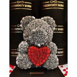 Ursulet argintiu din trandafiri cu inimioara rosie ,40 cm inaltime