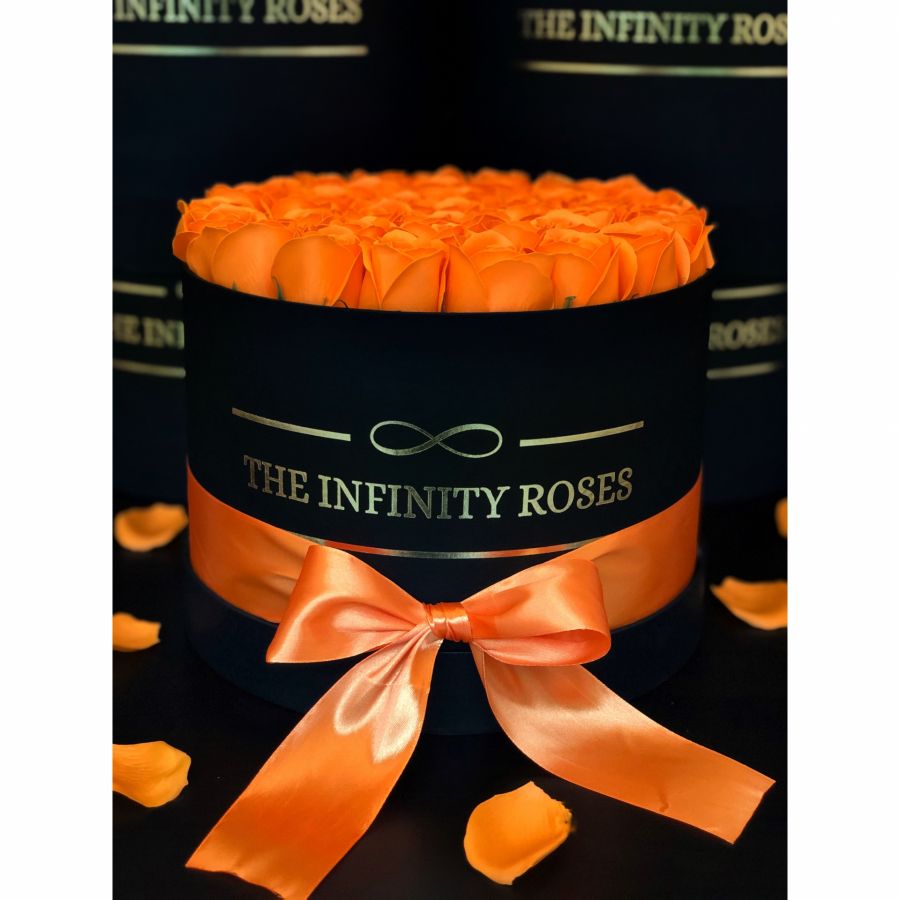 MEDIUM BOX Cutie medie cu 39 trandafiri portocalii