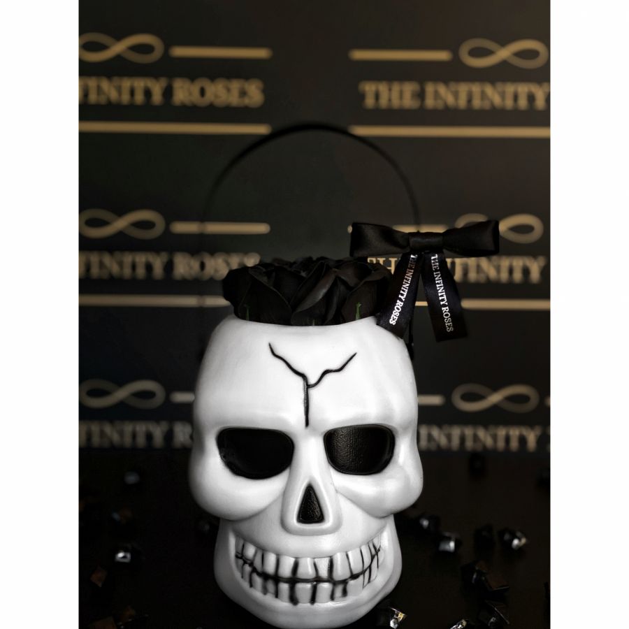 Cutie personalizata cu fantoma din trandafiri pentru Halloween Craniu cu 5 trandafiri pentru Halloween