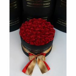 Cutie medie cu 39 trandafiri rosii