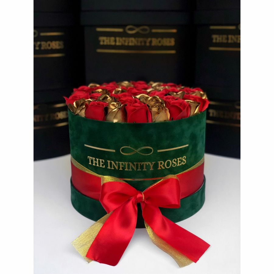 VELVET BOX Cutie de catifea verde smarald cu 39 de trandafiri 