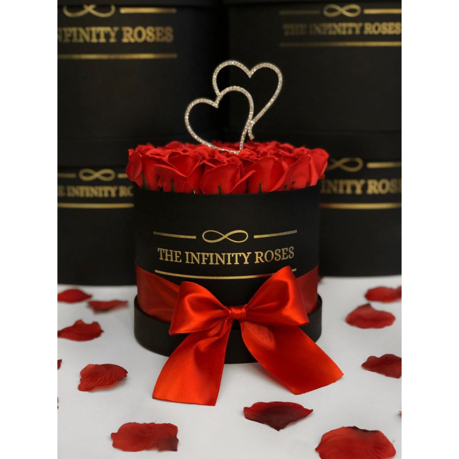 SMALL BOX Cutie mica cu 17-19 trandafiri cu inimioare