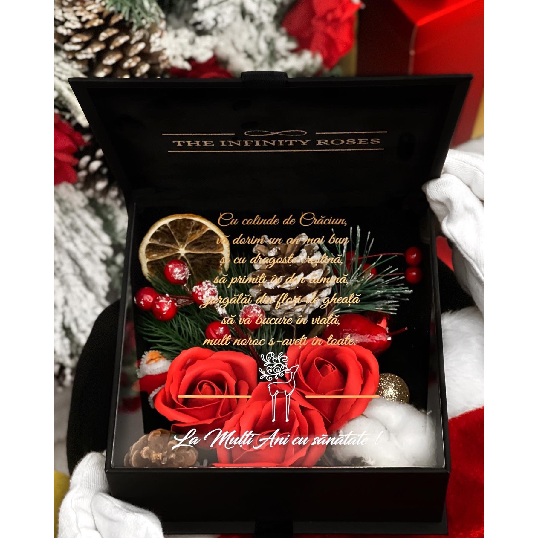 Felicitare cadou tip cutie cu ornamente de craciun si trandafiri