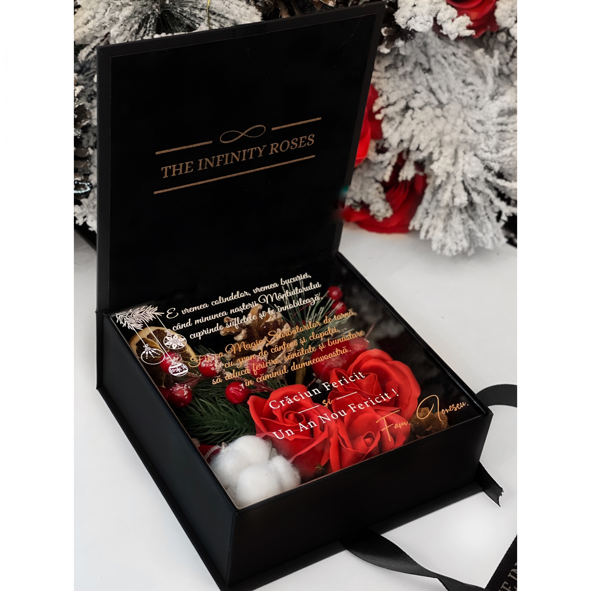 Felicitare cadou tip cutie cu ornamente de craciun,trandafiri si globulete