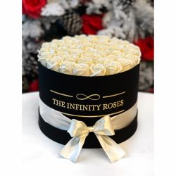 Cutie medie cu 39 trandafiri ivoire