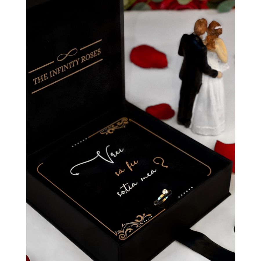 Inimioara bordeaux din trandafiri 25 cm inaltime Cutie inel de logodna “Vrei sa fii sotia mea?”