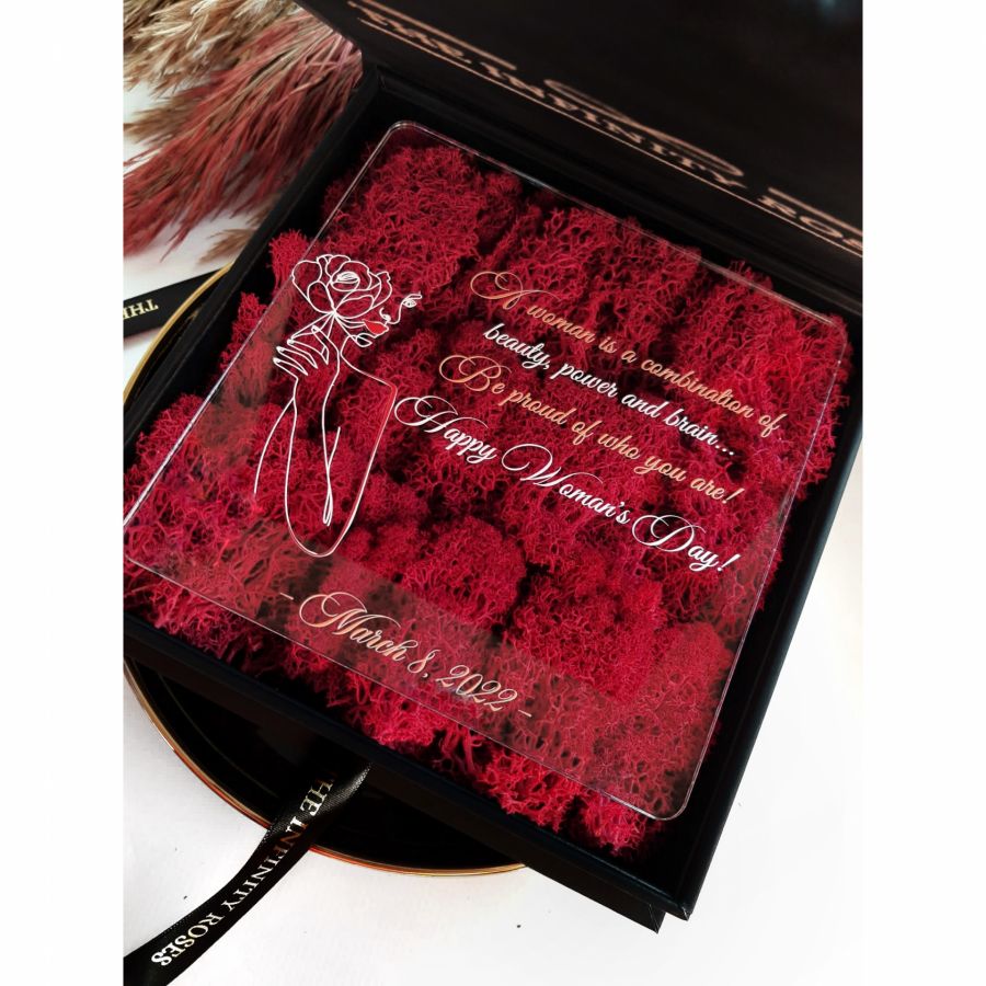 Tablou cu inimioara din licheni rosii cu mesaj personalizat pentru parinti Cutie cadou tip felicitare personalizata cu mesaj pentru ziua mamei/ziua femeii