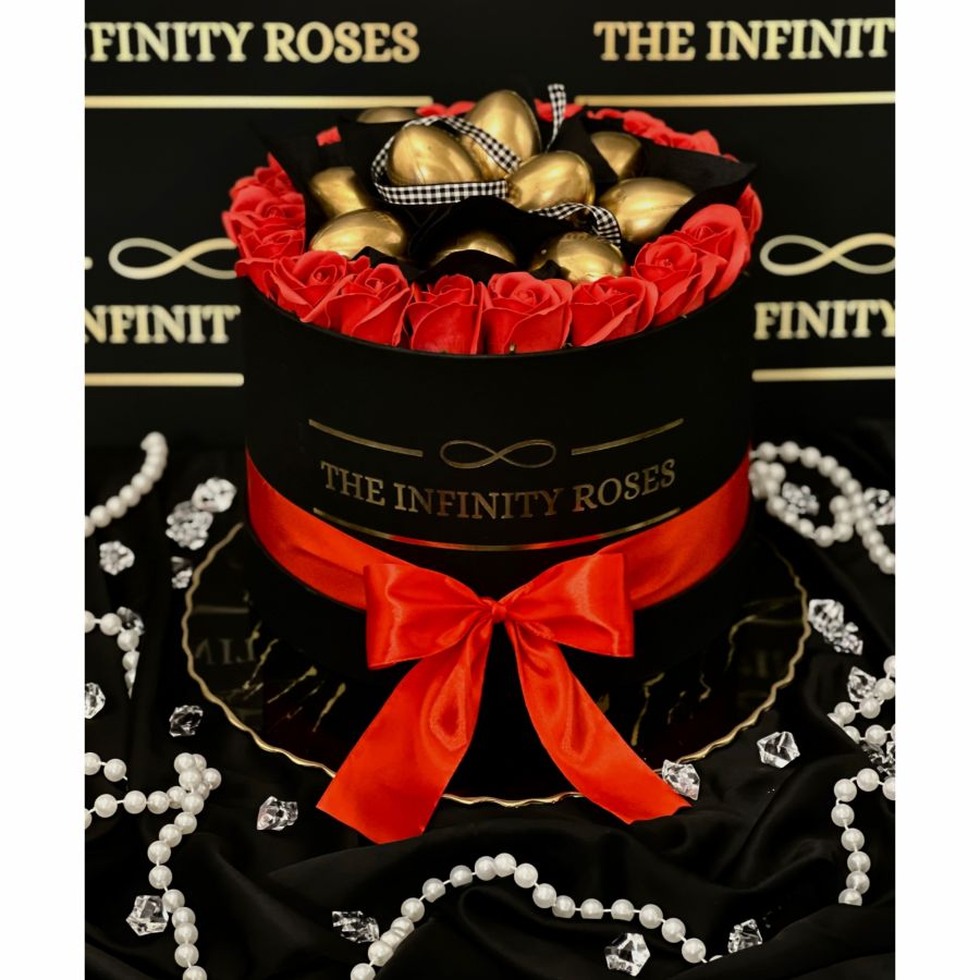 STANDARD BOX Cutie medie cu 19 trandafiri rosii si oua aurii de paste